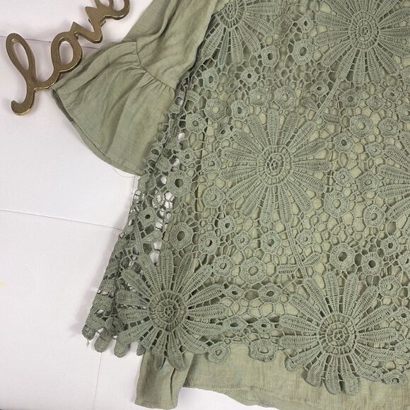 Boutique Lace Floral Overlay 3/4 Sleeve Tunic Top Size S NWT - Picture 3 of 8